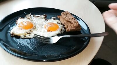 Kozzy makes breakfast and cumming on food, tasty cum