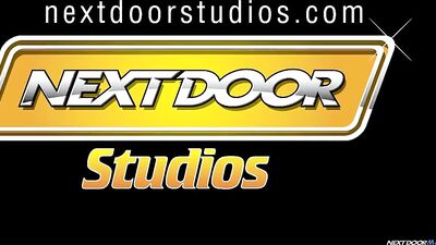 Rear Reflections: Aaron Reynolds Next Door Male Solo Model Debut