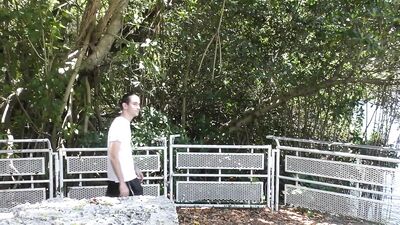 Un sacré coup de rein — Mikey Allens & Kai Neolani