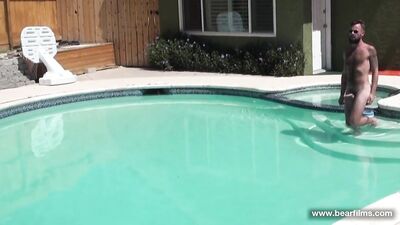 Trio Hard dans la piscine — Bone Flexx, Sailor Blue & Aiden Storm (Bareback) / August 18, 2021'