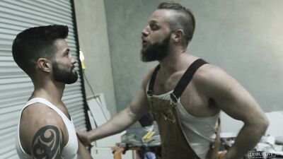 Failed Inspection - Casey Everett, Deep Dicc and Brian Bonds in the Black Tie Builders Factory TRIO INTERRACIAL USINE OUVRIER RENOI BLACK TBM