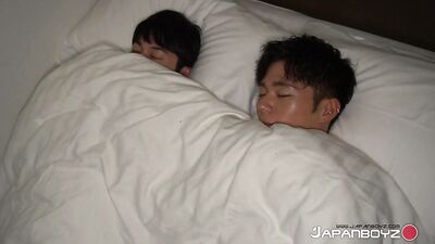 Rising Morning Wood with a Friend: A Steamy Gay Porn Video Starring Fuji and Kouya