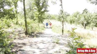 Heart-pumping Jogging with Danny and Curtis - Exploring Natures Heat