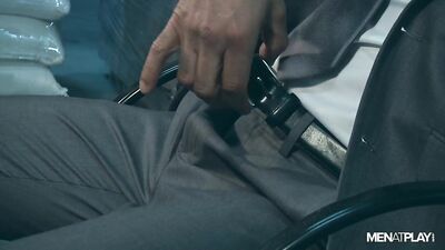 Noël Gift for All Porn Fans - Return of the Latin Hairy Guy Jean Franko