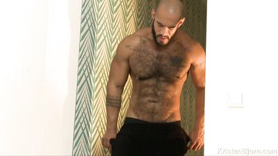 Protection and Security: A Gay Porn Experience with Craig Marks and Louis Ricaute