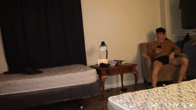 Suck, Fuck and Repeat - College Roommates Sketchy Sexcapades and Brotherhood Beyond Drunkness