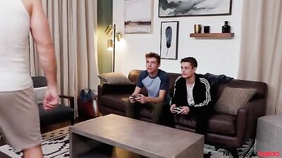 The Ultimate Service Top Experience: Scene 3 - Taking It All