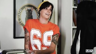 Big Game Blowjob - Dom King & Logan Aarons Hardcore American Stallion Suckfest!