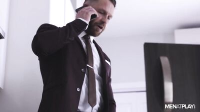 Agent Immobilier Desperate: Sucking and Fucking for Sale!