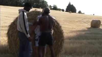 Double French Fucking with Two Huge Cocks in the Field - Cruising