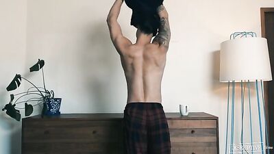 Young and Tight: Every Move by Court Métrage x