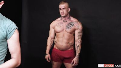 Muscle Worship - Rob Quin & Davin Strongs Adoration of Flexing