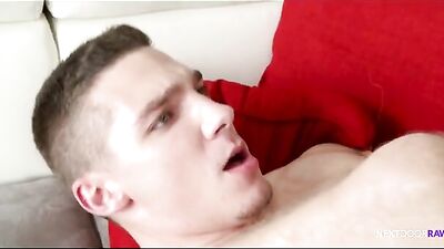 Massage de pieds et grosse queue à dégorger