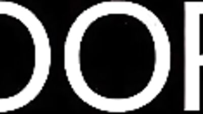 Il a embrassé son pote et celui ci a accepté d'être sucé