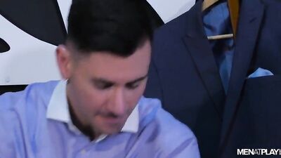 Le DJ du club gay baisé par le boss – Jean Franko baise Lukas Daken