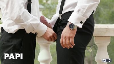 PAPI - Bearded Stud Sir Peter Notices Cute Allen King & Makes His Move On Him For A Quick Fuck