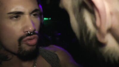 Poppers Trainer - 100 Pursuit of the Hottest Bottoms!