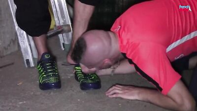 Une baise pour une cigarette