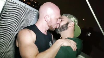 Raw Fuck Club: Maxs Big Cock Sucking Swap-out