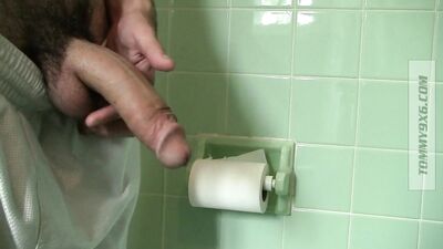 Closeup Piss and Cum (Massive Cock)