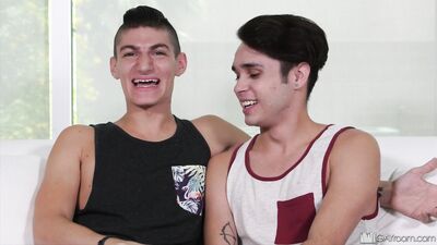 YOUNG TWINK DEEPTHROATS! Amateur Throat Fucks Big Dick For The First Time