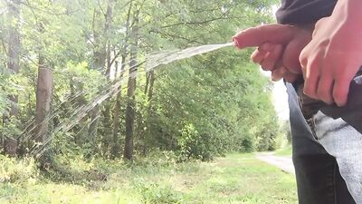 I did not have a erection, yet I cum, decided to piss the remaining sperm