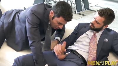 MENATPLAY Latino Dario Beck Anal Rides Hunk Hector de Silva