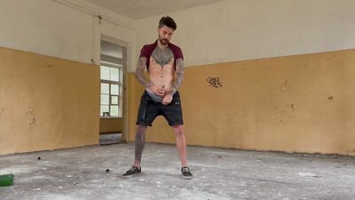 Almost caught masturbating in an abandoned building????????