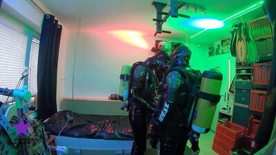 Full rubber breathplay fuck