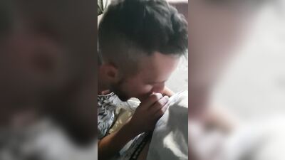 Ejac facial au travail !