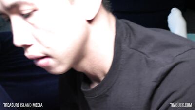 Sexy furry guy gets a blowie