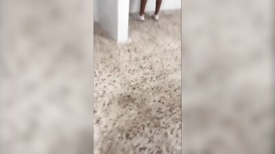 Me tiro al runner en baños publicos