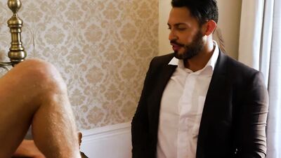 Manuel Reyes Submits To Viktor Rom’s Power