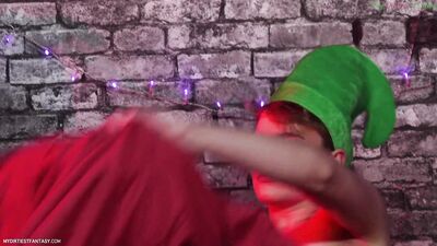 elf gets his hole raw fucked and deep fisted by sexy muscle Santa! - Fist Fucking Christmas!