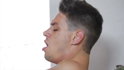 Papi – Realtor Michael Delray With JJ Knight’s Fiancee Distracted He Grab His Ass & Caress His Cock