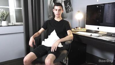 Eager Beaver: David Rhodes Tantalizing Twink Solo