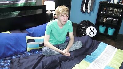 HelixBoys - Breaking the Ice with Jamie An all-American boy in his first solo scene at Helix Studios