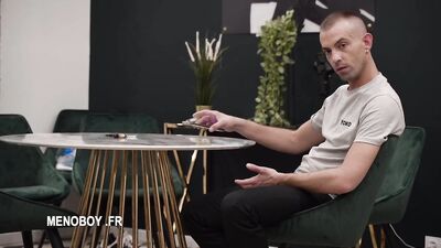 Minet parisien encaisse à merveille les 22cm de daddy