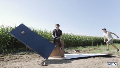 No Strings Attached: Public Stall Play - Edward Terrant, Jordan Lake, Leo Louis and Theo Brady