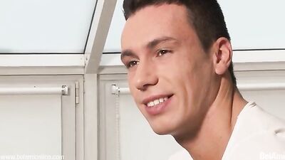 Kyle Morgans One-Man Show: Musclebound Model Masturbates