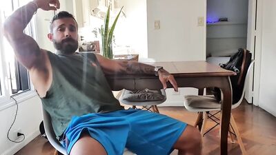 Samironeboy dominé ! Petit gars avec un cul chauddominé par un daddy