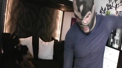 Yo abus*é par des v(i)oleurs