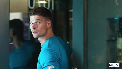 Tanning Salon Thickness - Malik Delgaty and Mateo Zagal Get Hot in the Sun!