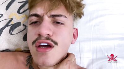 Friends with Benefits: Kevin and Leonans Gay Porn Adventure