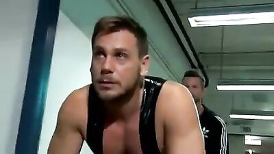 Gay Porn: Leather-Clad Hardeurs Dilate a Sissys Ass with Hard Fetish Bondage