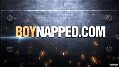 Young Dude Stretches His Legs Apart to Receive My Blowjob (Un jeune mec a les jambes écartées pour recevoir ma bite)