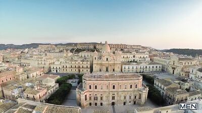 Beautiful brown butt-banging in the dark: An anal demolition in the backrooms of a gay club.