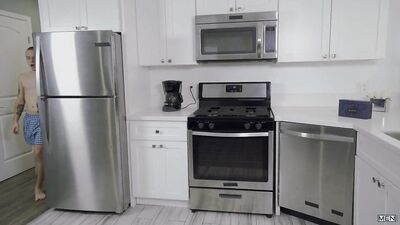 Ass Controller: Partie 2 (Timothy Drake, Topher Di Maggio)