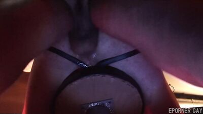 "Gym junkie gets pounded while working out"