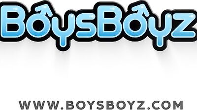 Young, muscular student seduces his best friend with a first-time hookup in the dorm room.